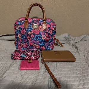 Dooney &Bourke handbag with accessories